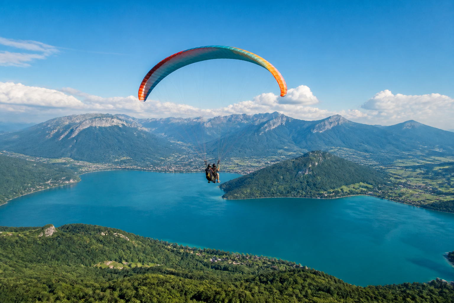 Parapente au dessus du lac dannecy